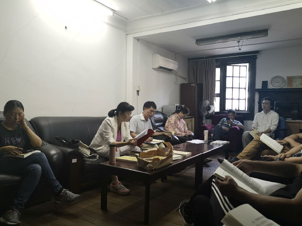 马院公共基础部联合党支部主题学习照片.jpg